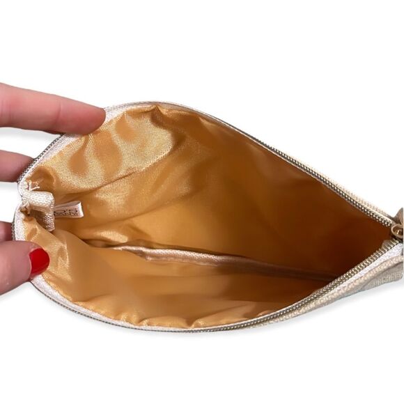 NWT Llama Llove Cosmetic Bag - Picture 4 of 4